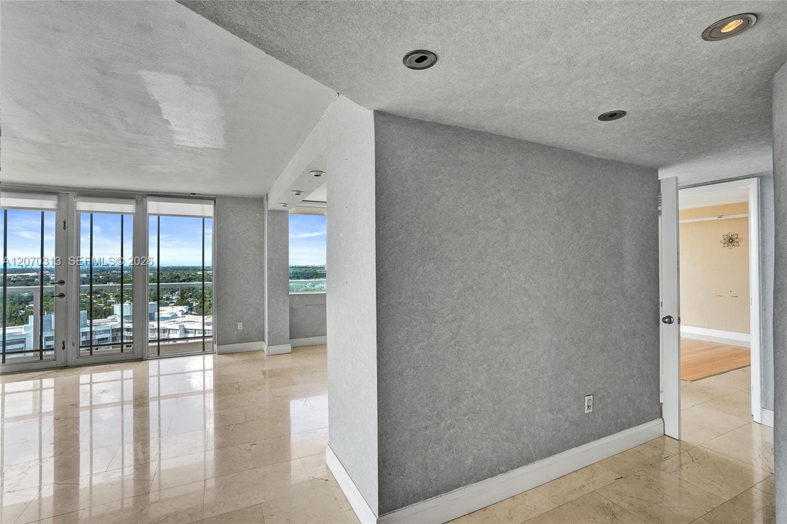 1351 NE Miami Gardens Drive PH15E — photo 12