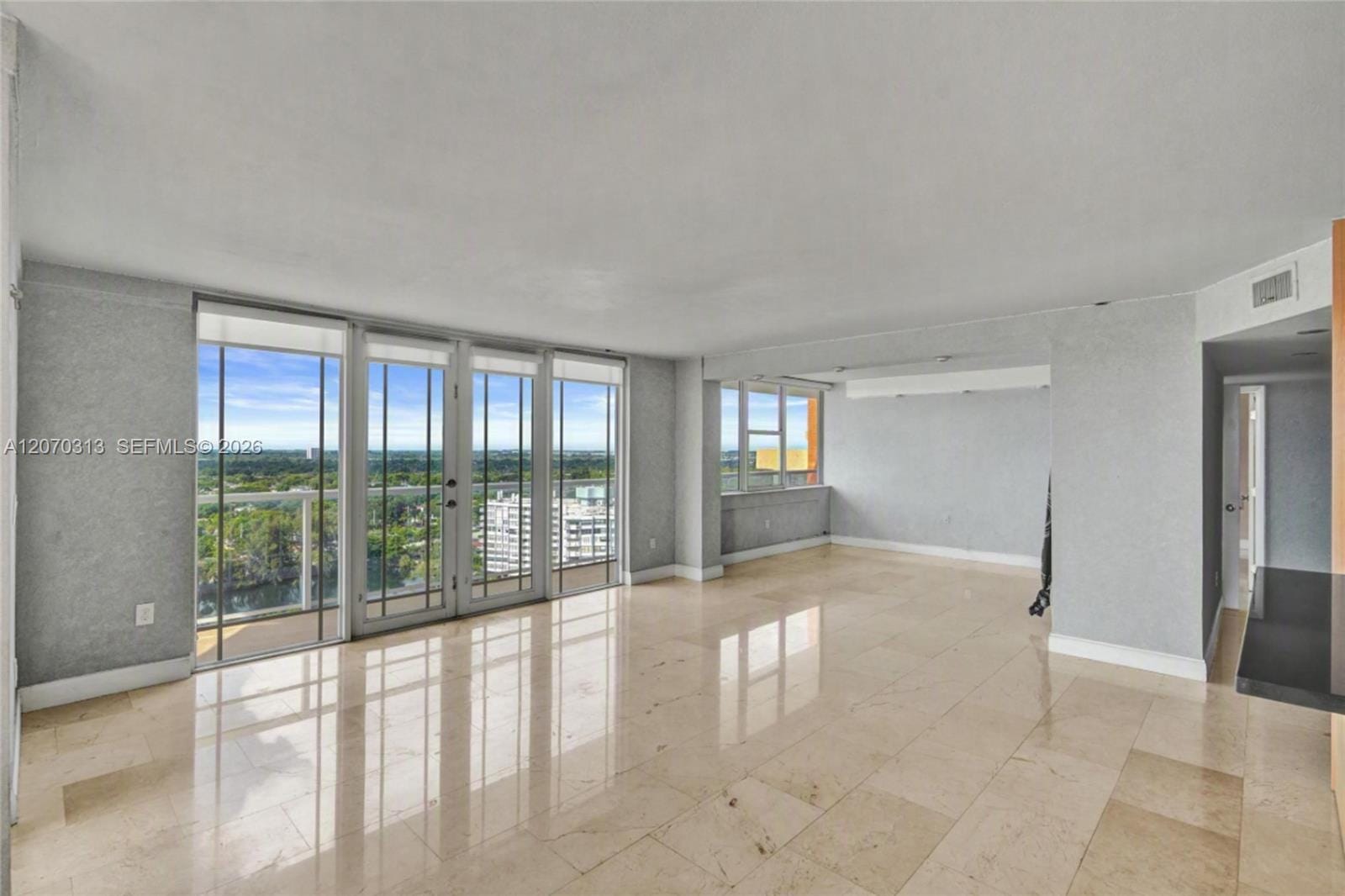 1351 NE Miami Gardens Drive PH15E — photo 3