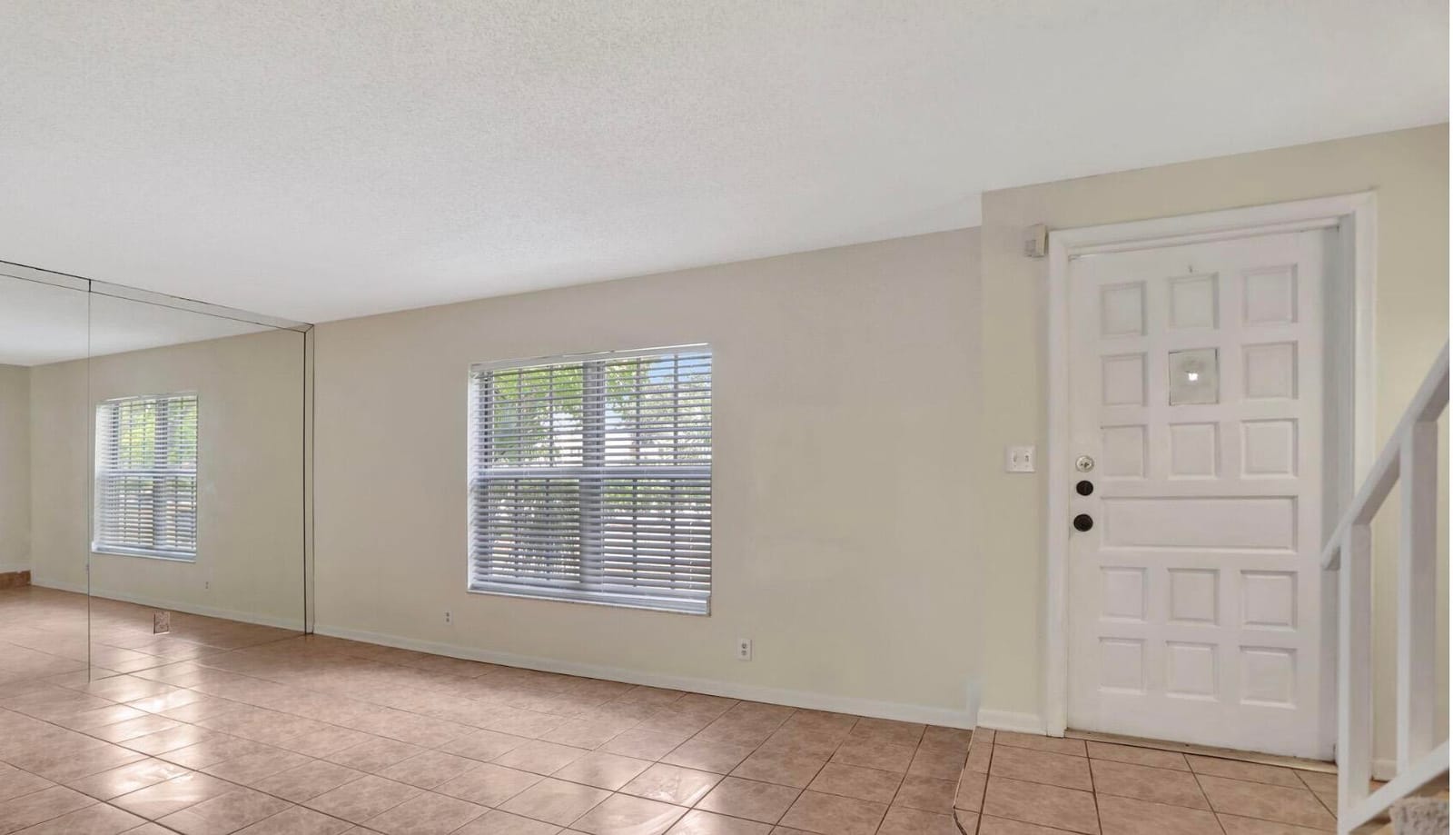 3056 Riverside Drive c6 — photo 4