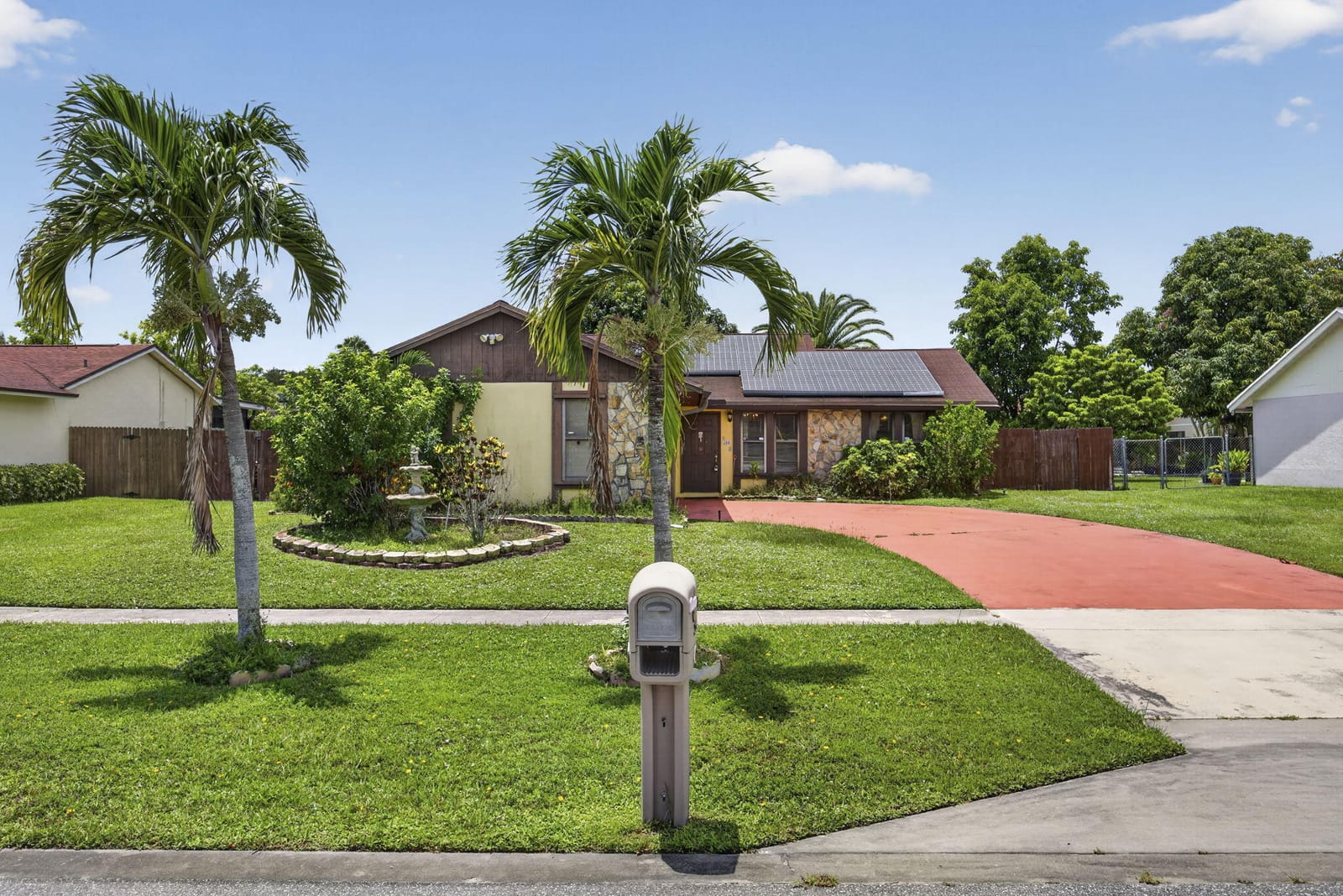 254 LA MANCHA Avenue — photo 2
