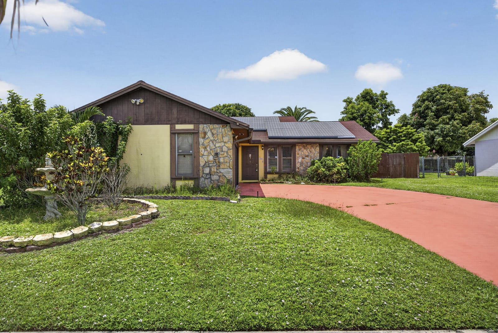 254 LA MANCHA Avenue — photo 3