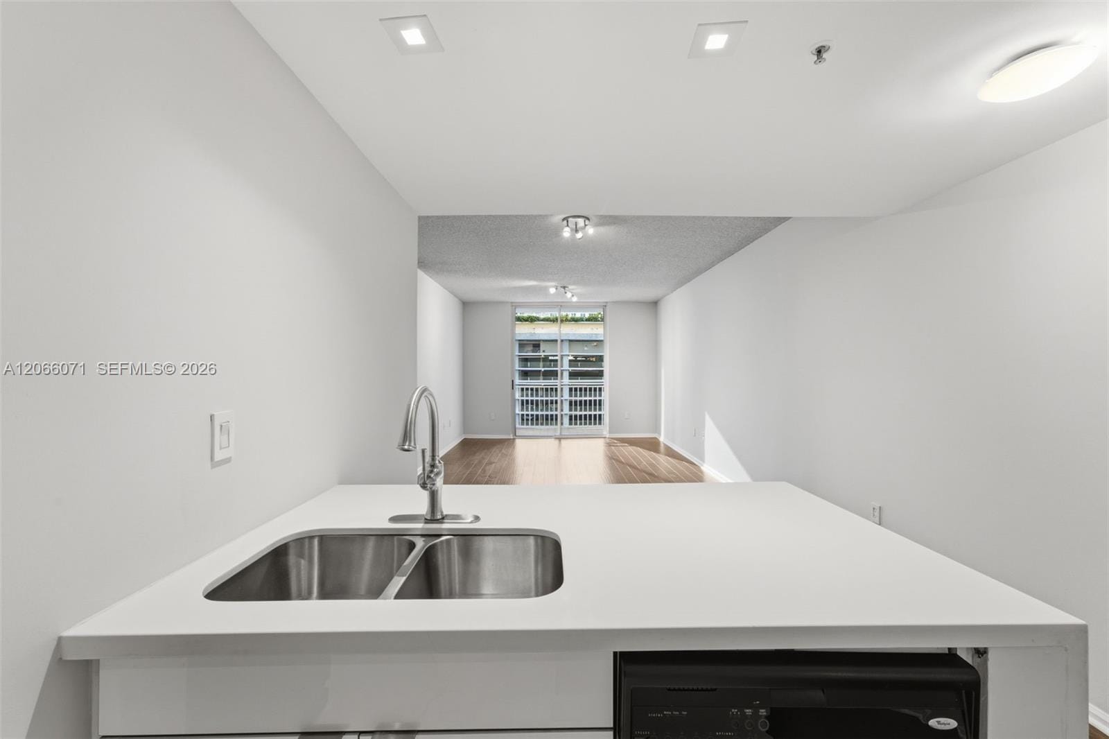 185 SE 14th Terrace 1010, Miami, FL 33131 photo 14