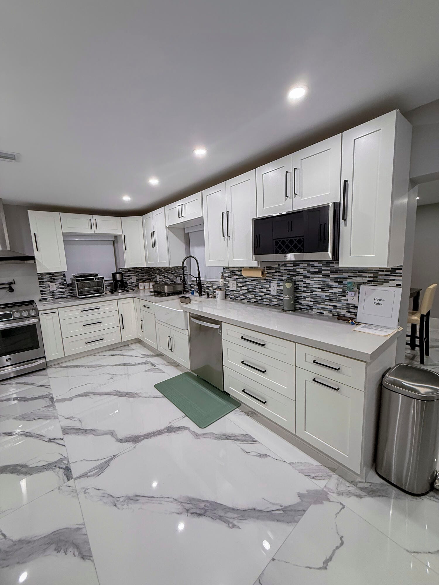 631 NW 39th Street — photo 9