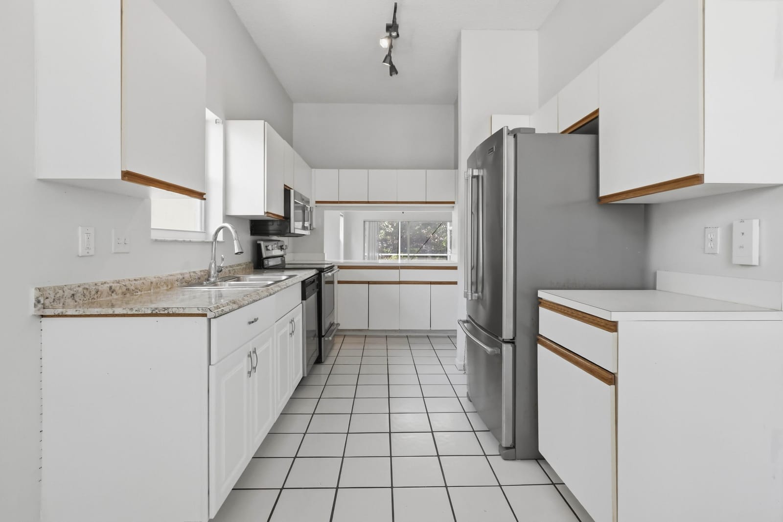9516 NW 8TH Circle, Plantation, FL 33324 photo 13