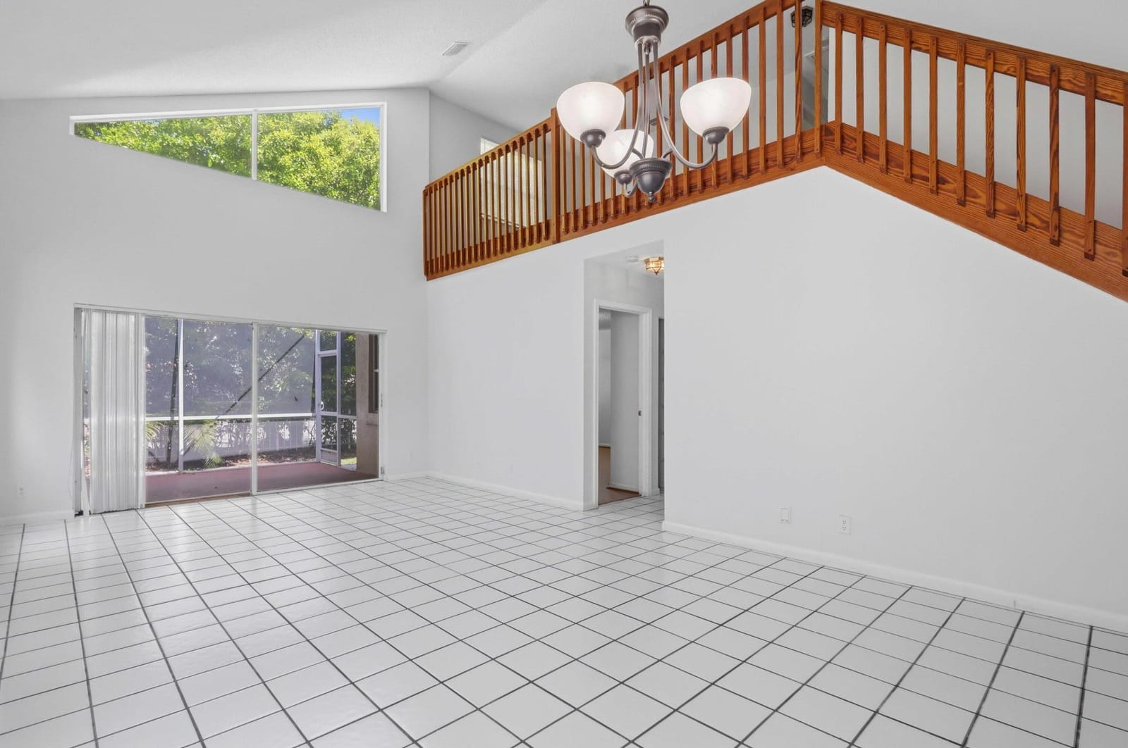9516 NW 8TH Circle — photo 3