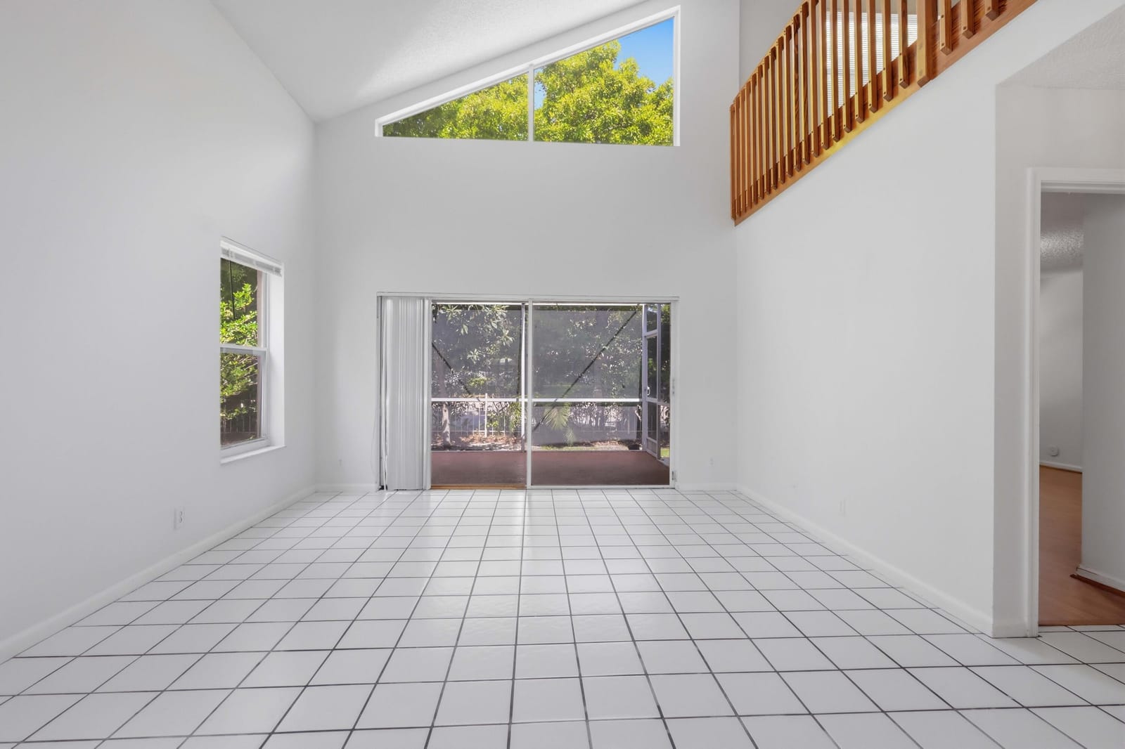 9516 NW 8TH Circle — photo 9