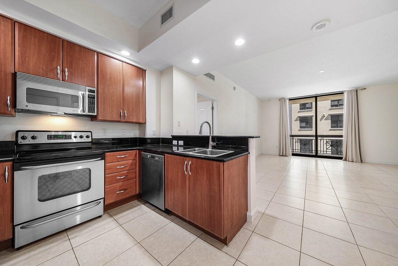 801 S Olive Avenue 715, West Palm Beach, FL 33401 photo 3