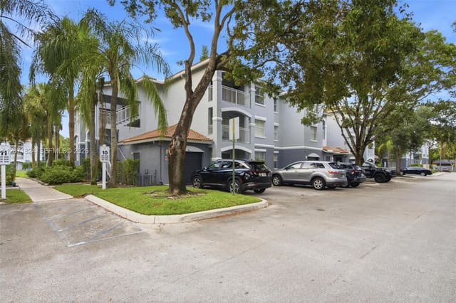 9615 NW 1st Court 302, Pembroke Pines, FL 33024
