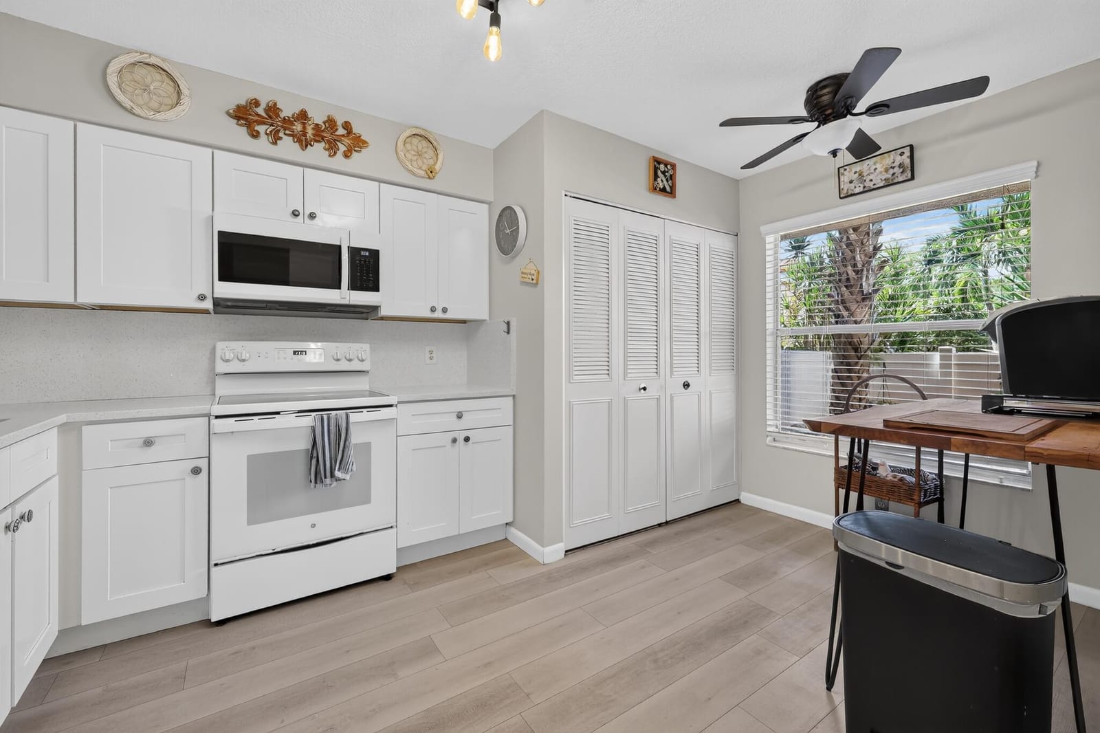 14527 BONAIRE Boulevard 103 — photo 12