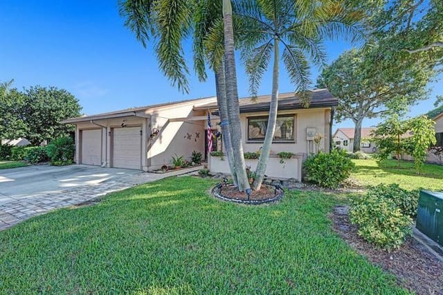 14 FLINT Way 14, Boynton Beach, FL 33426