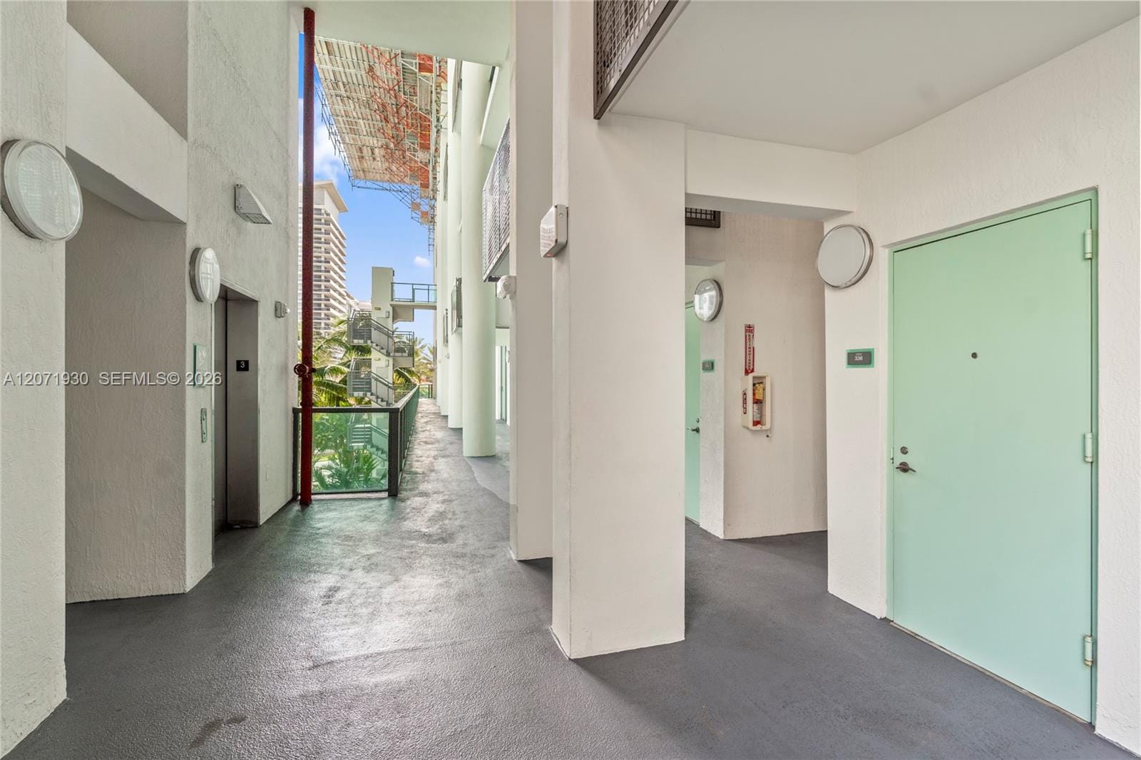 6000 Collins Avenue 336 — photo 6