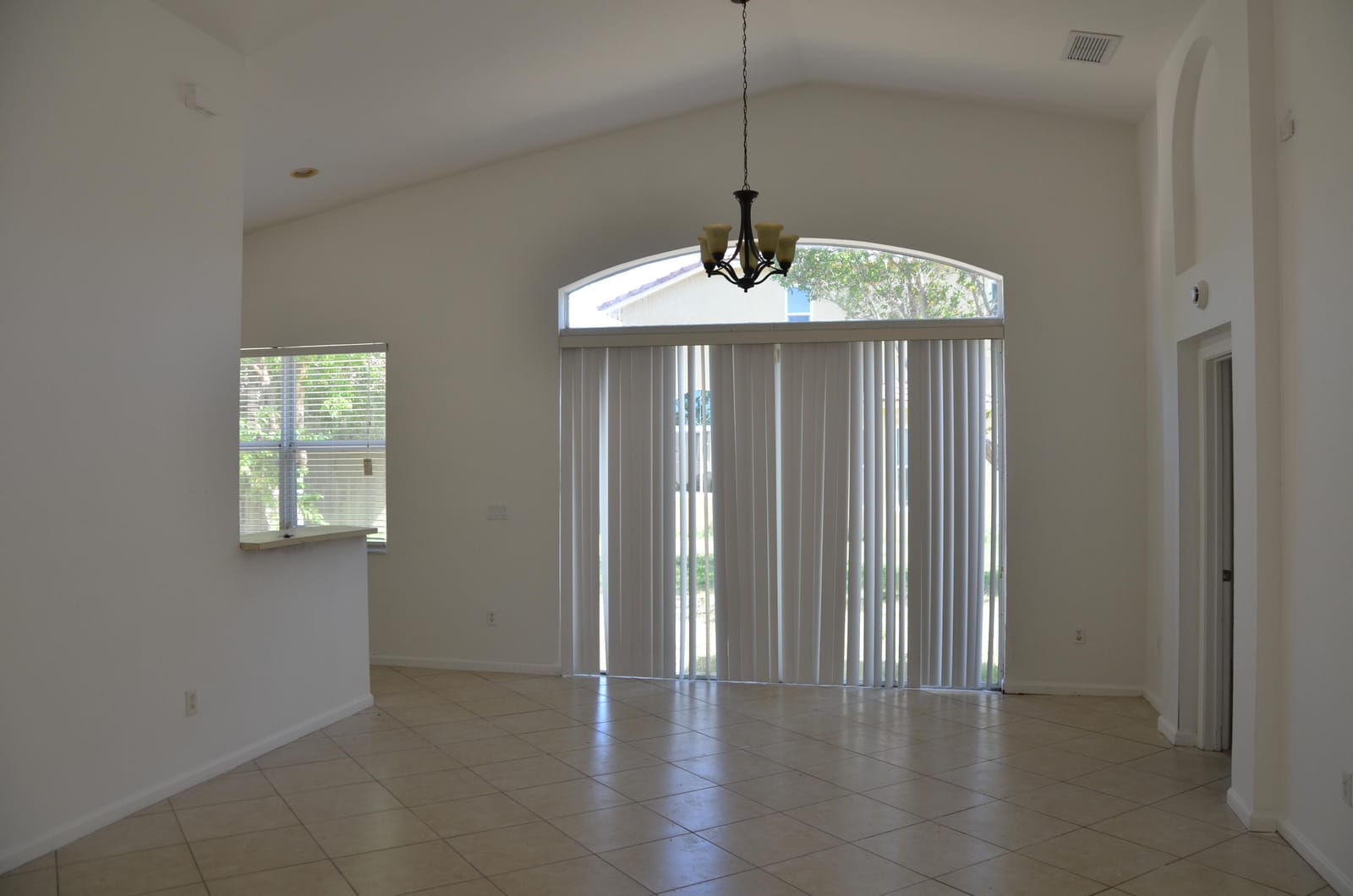 4106 NE 22ND Court — photo 4