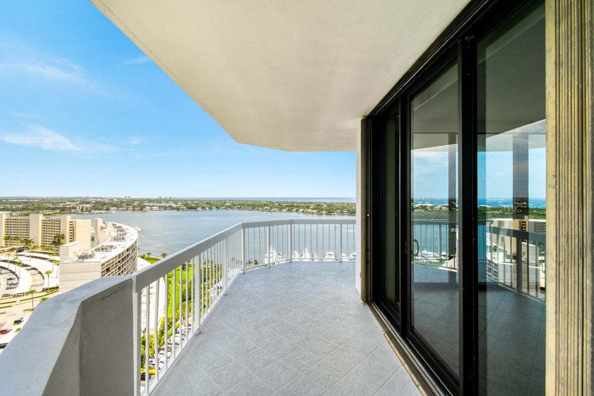 123 LAKESHORE Drive PH45, North Palm Beach, FL 33408 photo 29