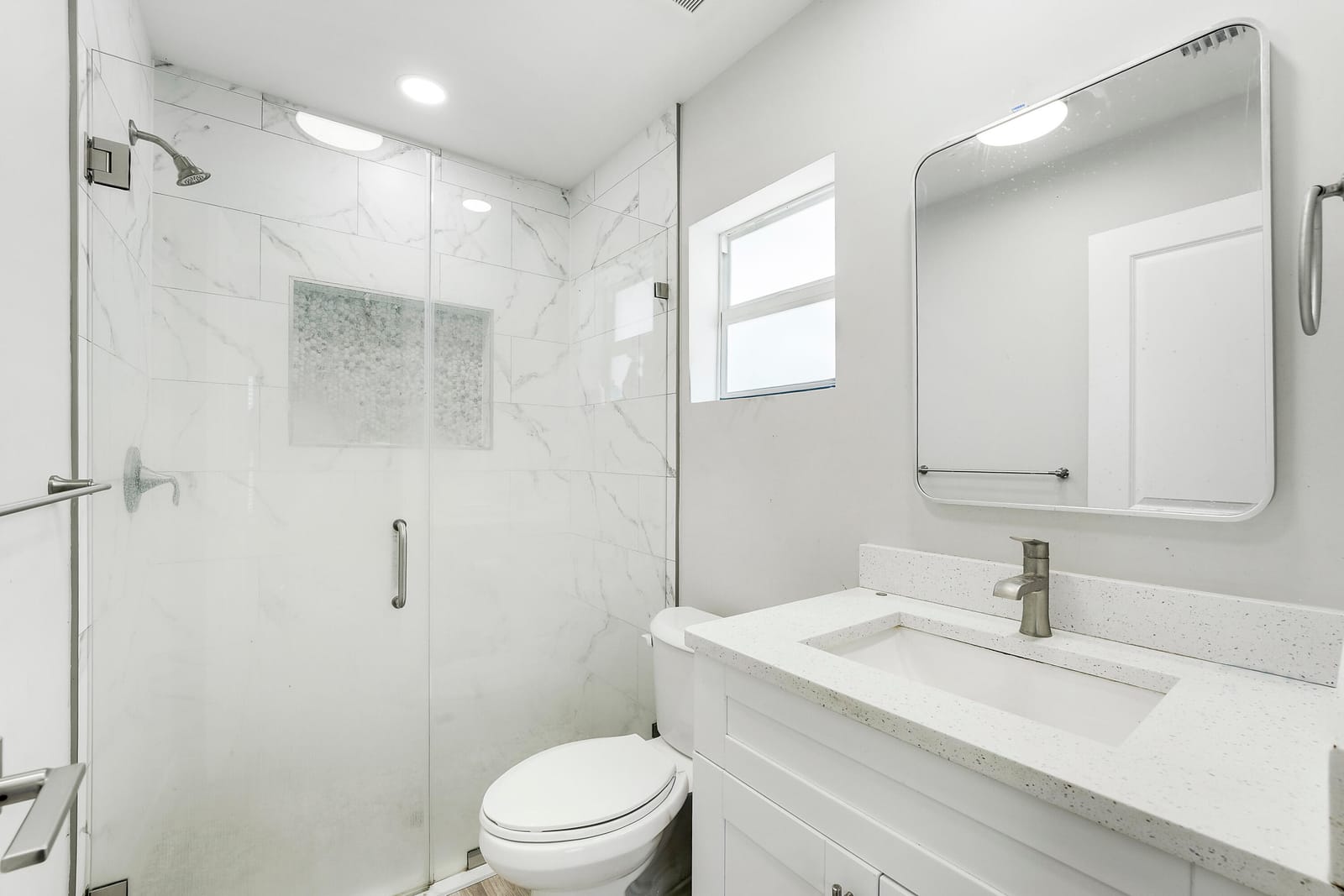 945 32ND Street — photo 8