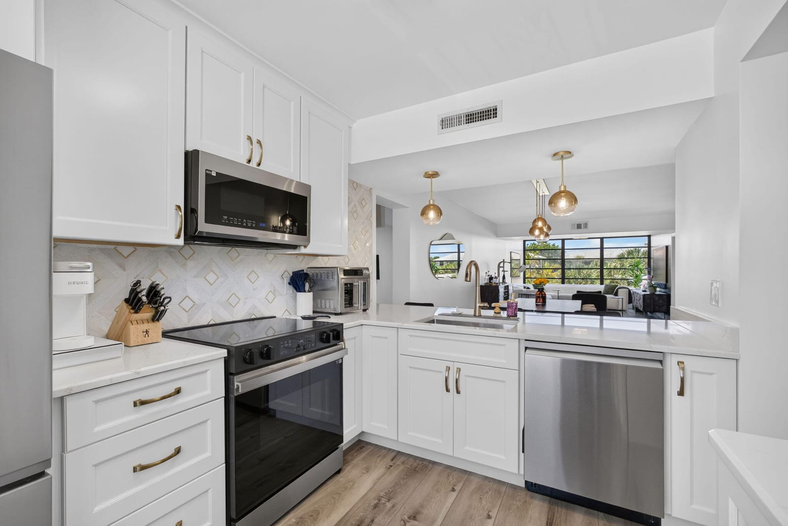 3635 Whitehall Drive 302 — photo 3