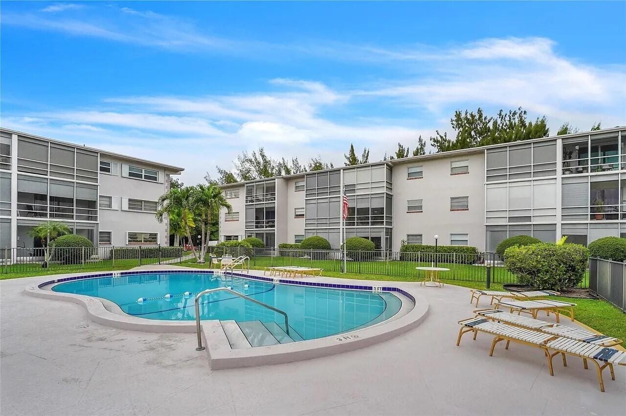 700 LAYNE Boulevard 318B, Hallandale Beach, FL 33009 photo 10