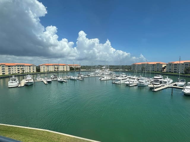15 HARBOUR ISLE Drive W PH05, Fort Pierce, FL 34949