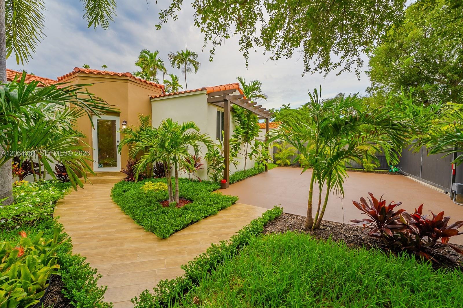 2483 SW 24th Street, Miami, FL 33145 photo 10