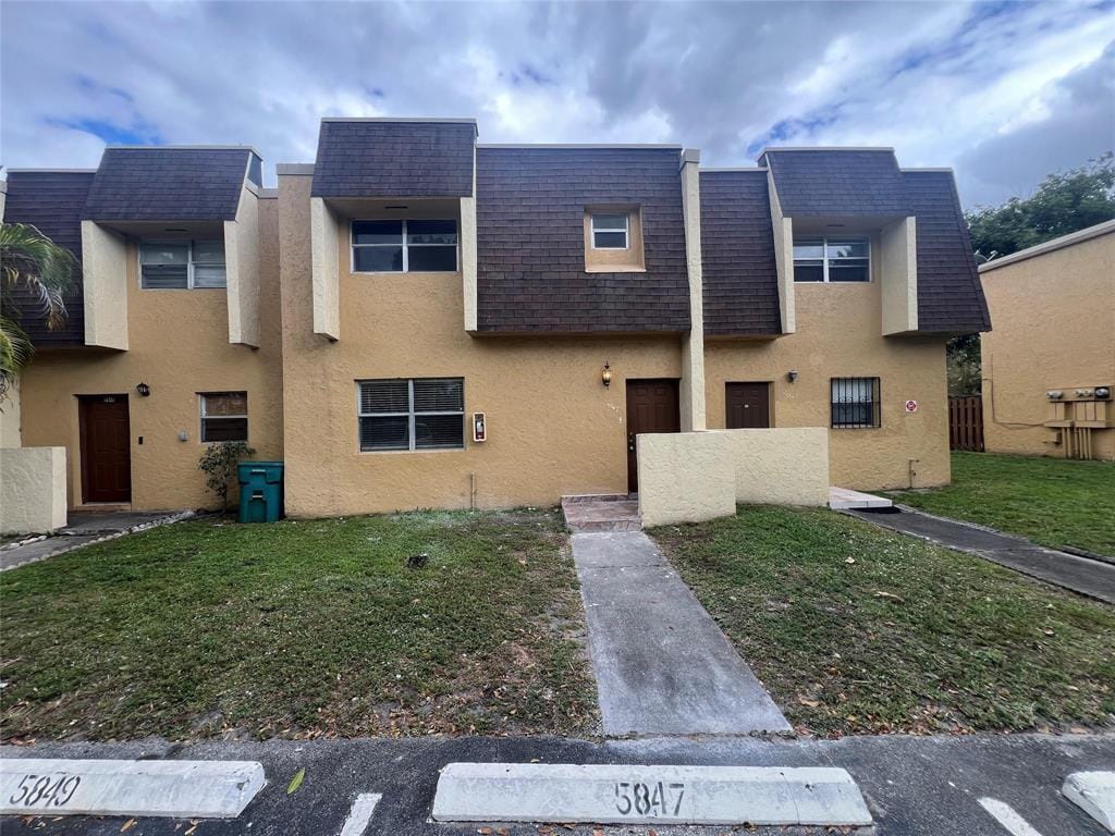 5847 BLUEBERRY Court 85, Lauderhill, FL 33313 photo 1
