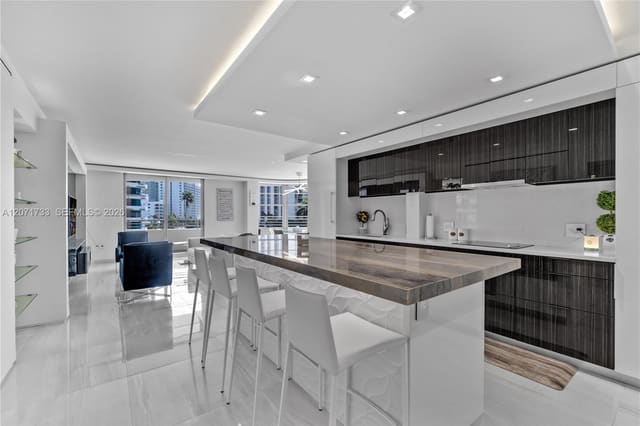 5555 Collins Avenue 5A, Miami Beach, FL 33140