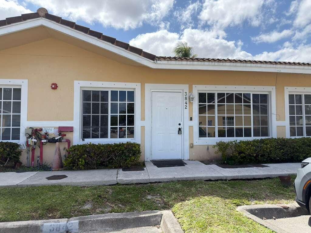 3842 SW 48TH Avenue, Hollywood, FL 33023