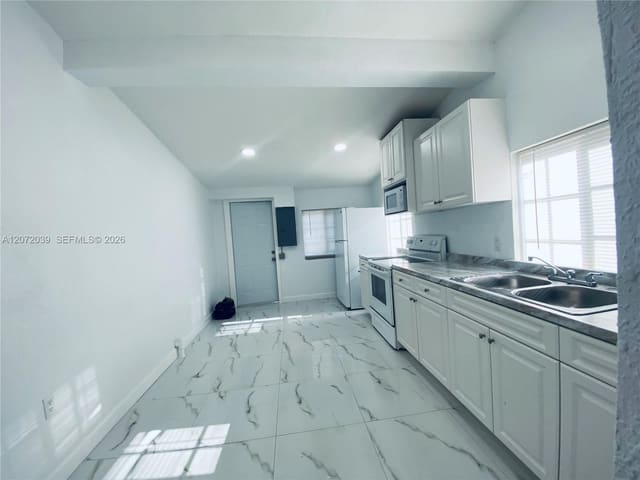 3100 NW 86th Street Back, Miami, FL 33147