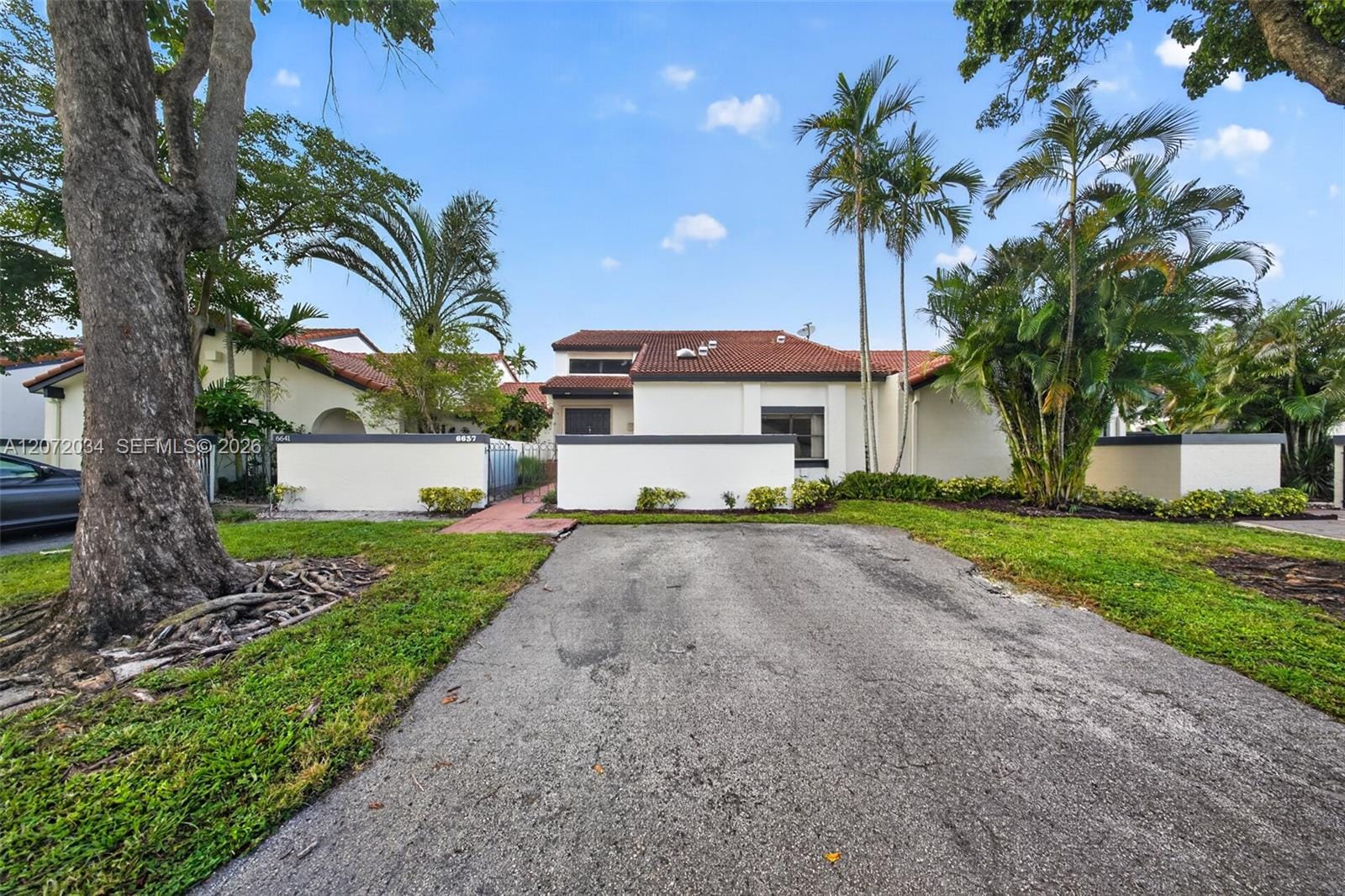 6637 NW 181st Lane, Hialeah, FL 33015