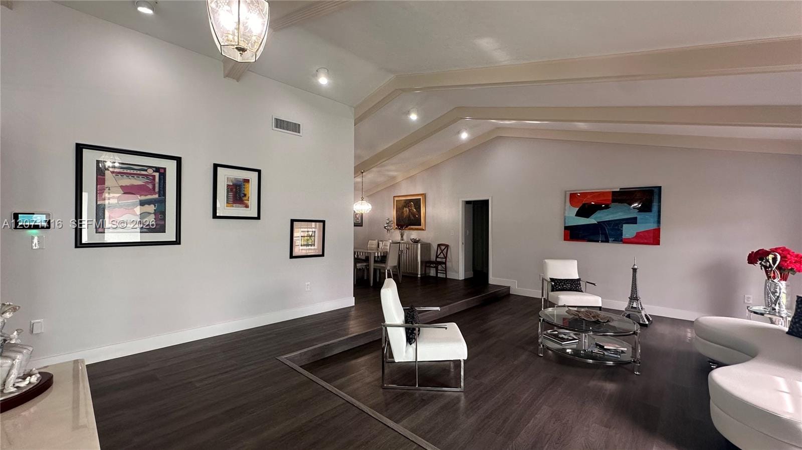 18921 W Oakmont Drive — photo 2