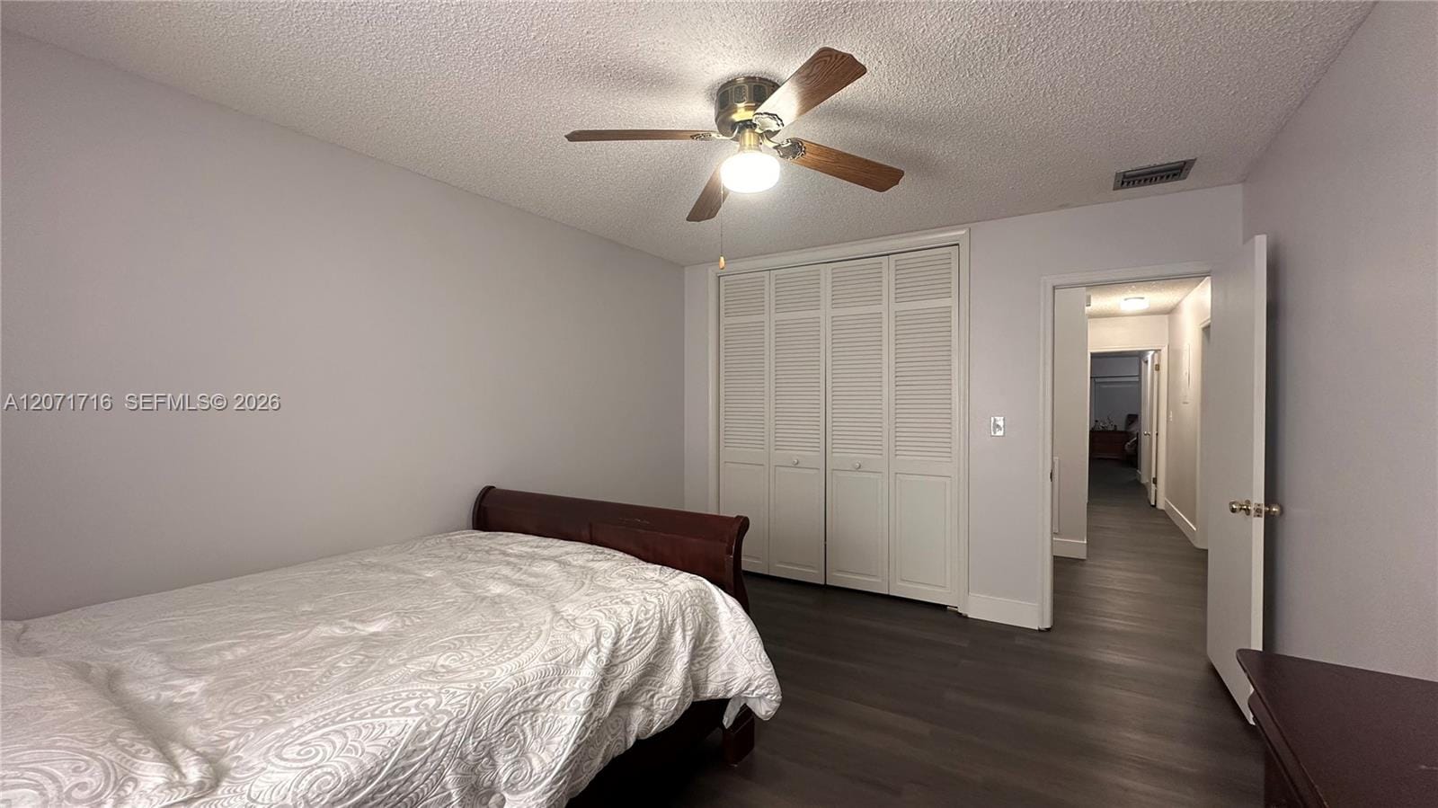 18921 W Oakmont Drive, Hialeah, FL 33015 photo 14