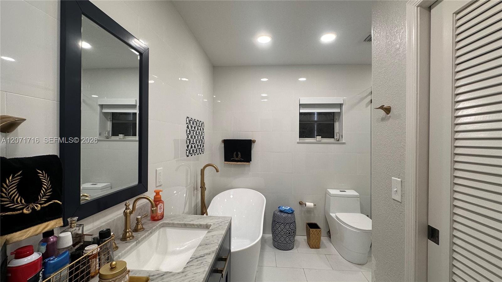 18921 W Oakmont Drive, Hialeah, FL 33015 photo 21