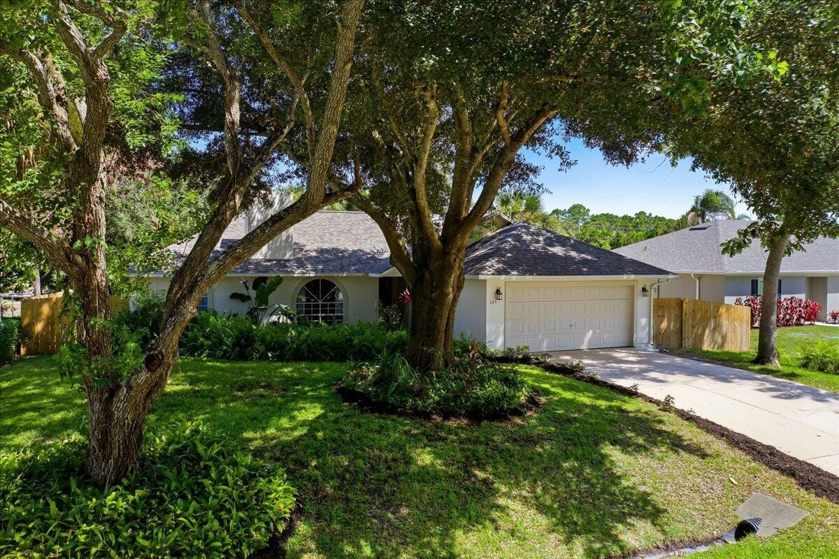 725 WENTWORTH Street, Sebastian, FL 32958