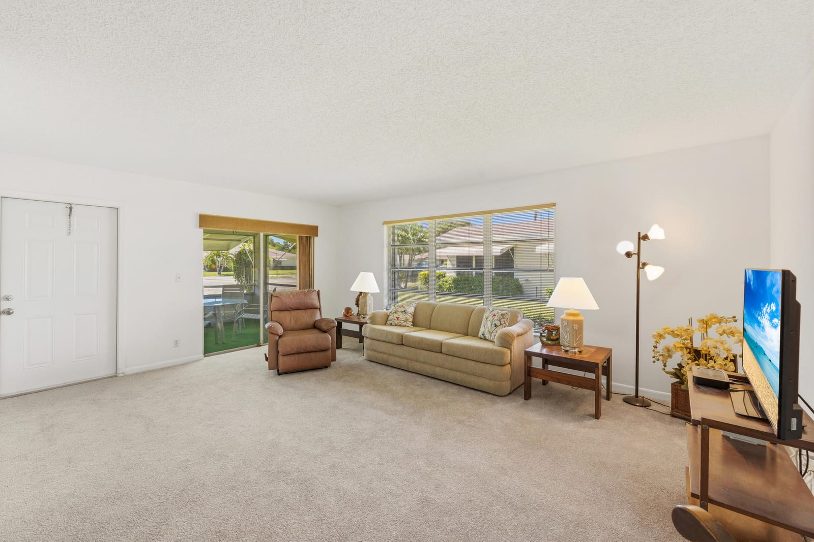 5042 LAKEFRONT Boulevard A — photo 2