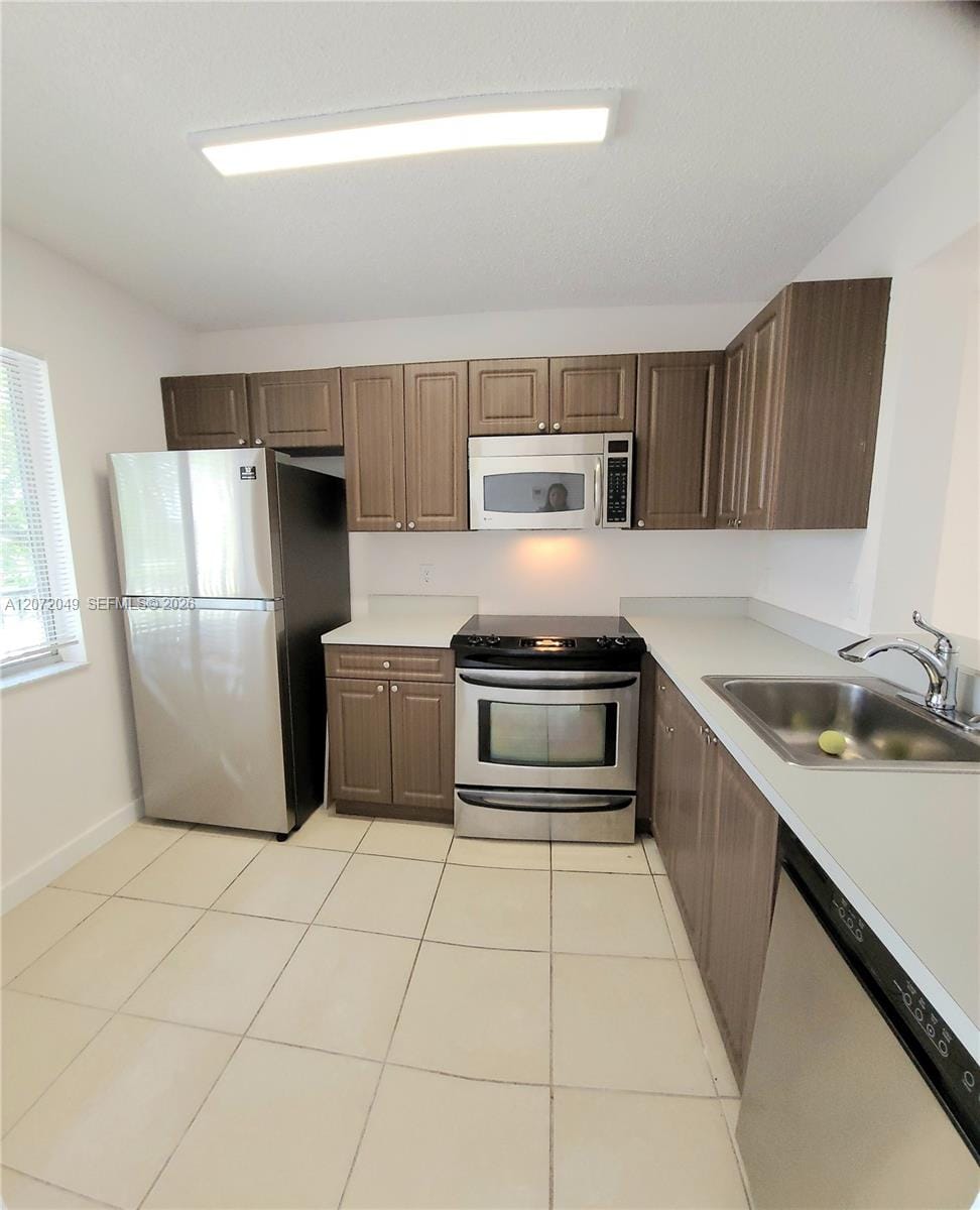 8620 N Sherman Circle 306 — photo 2