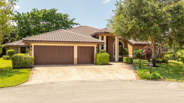5805 NW 97th Drive, sold in ZIP 33076, Parkland, FL