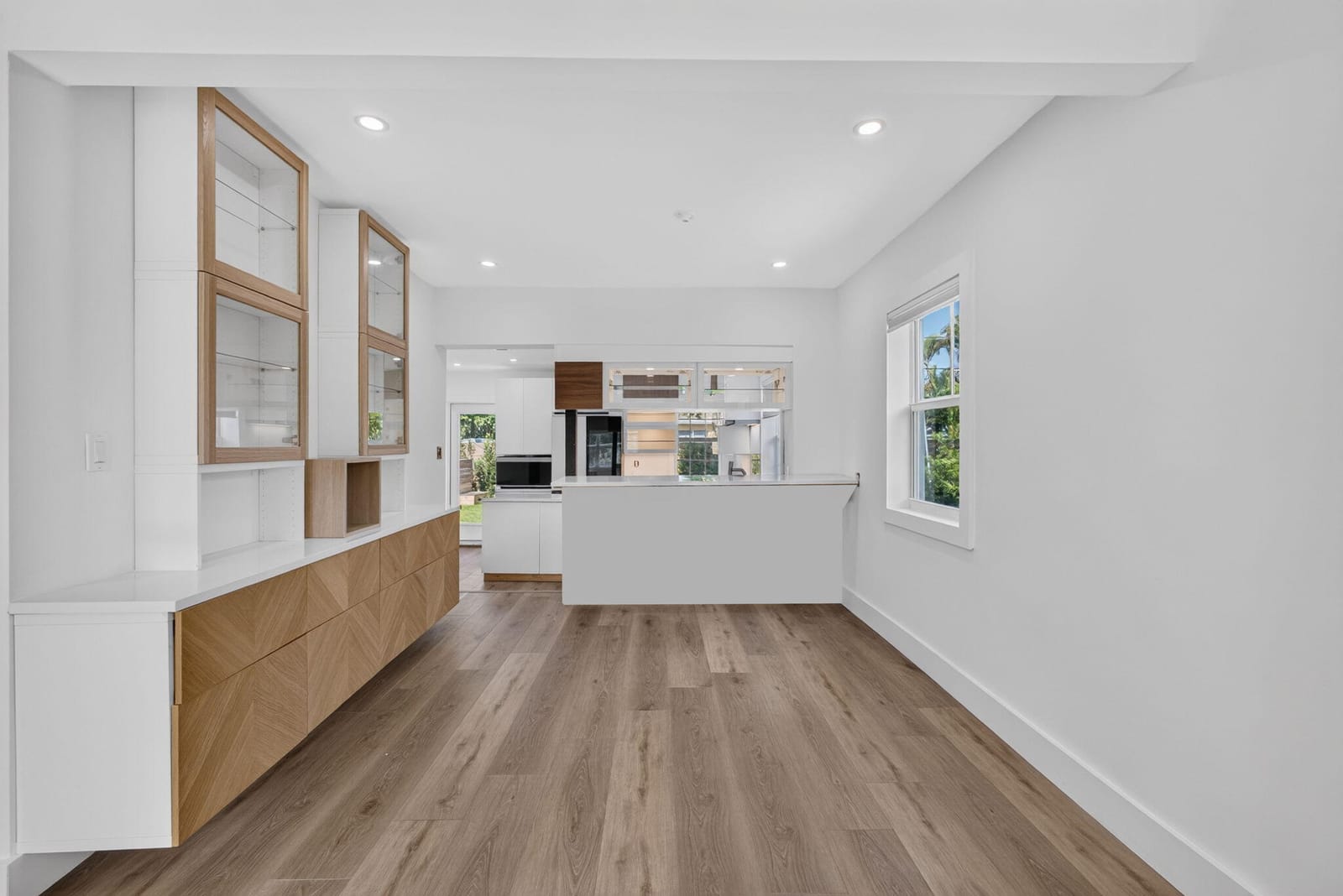 1309 N PALMWAY — photo 12
