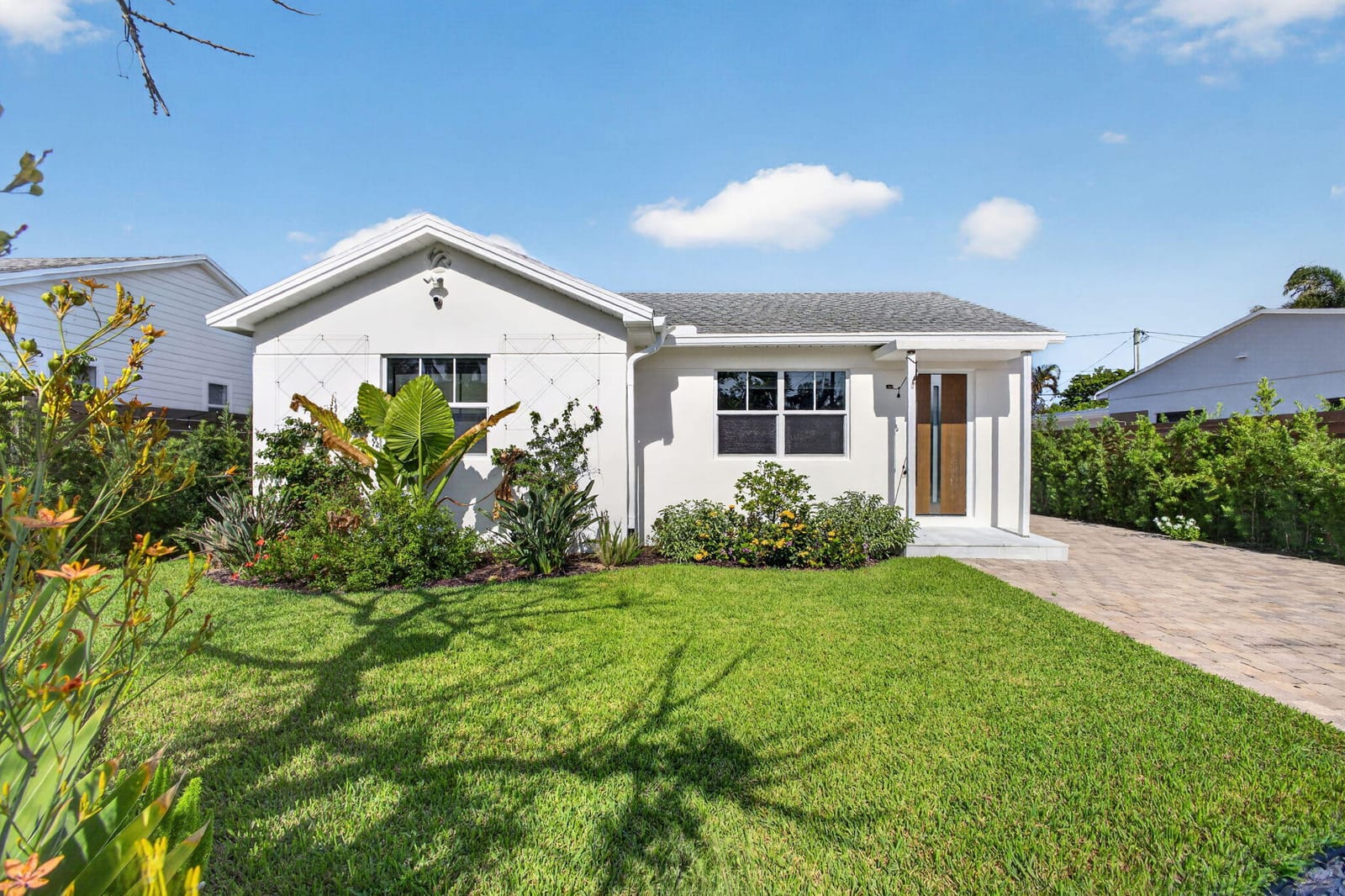 1309 N PALMWAY — photo 6