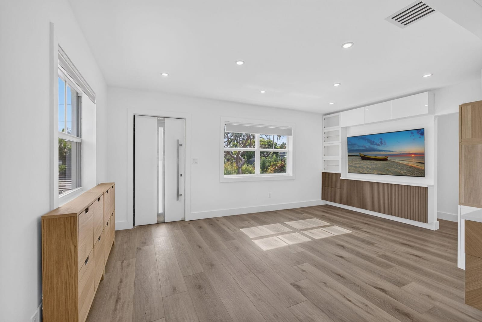 1309 N PALMWAY — photo 9