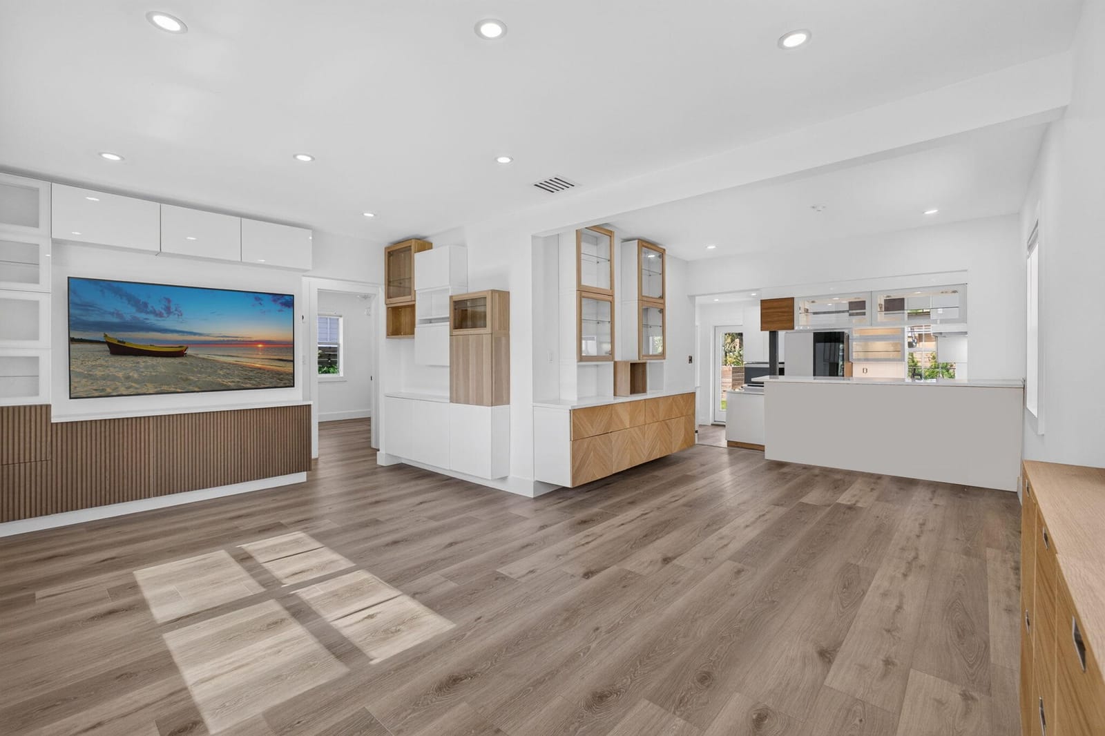 1309 N PALMWAY — photo 10