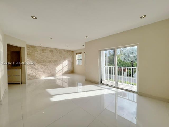 8800 NW 97th Avenue 204, Doral, FL 33178