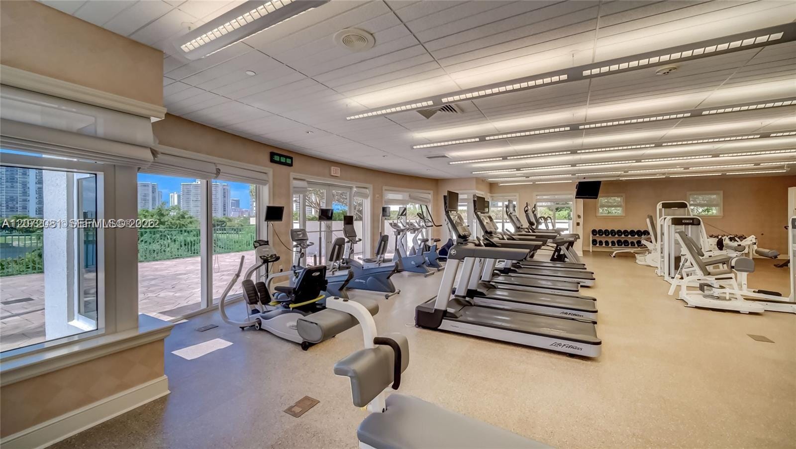 19900 E Country Club Drive TS18, Aventura, FL 33180 photo 9