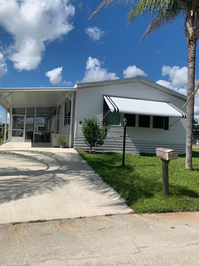 9 Maya Way, Port St. Lucie, FL 34952