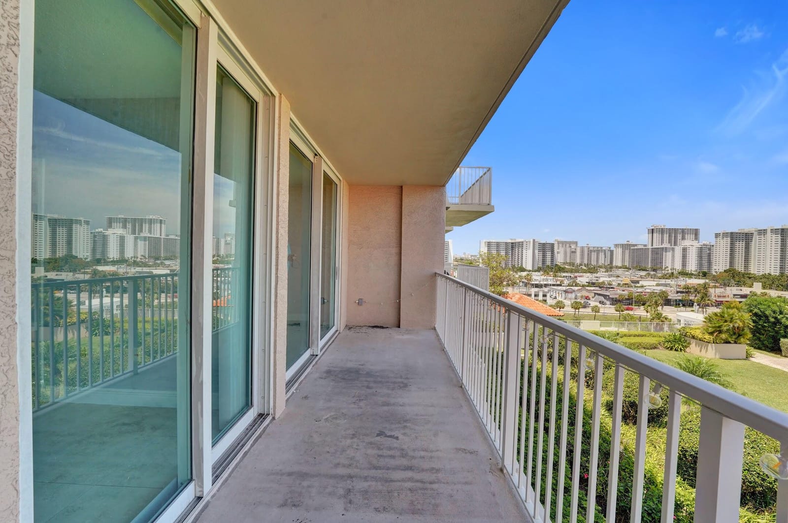 3020 NE 32ND Avenue 807 — photo 4