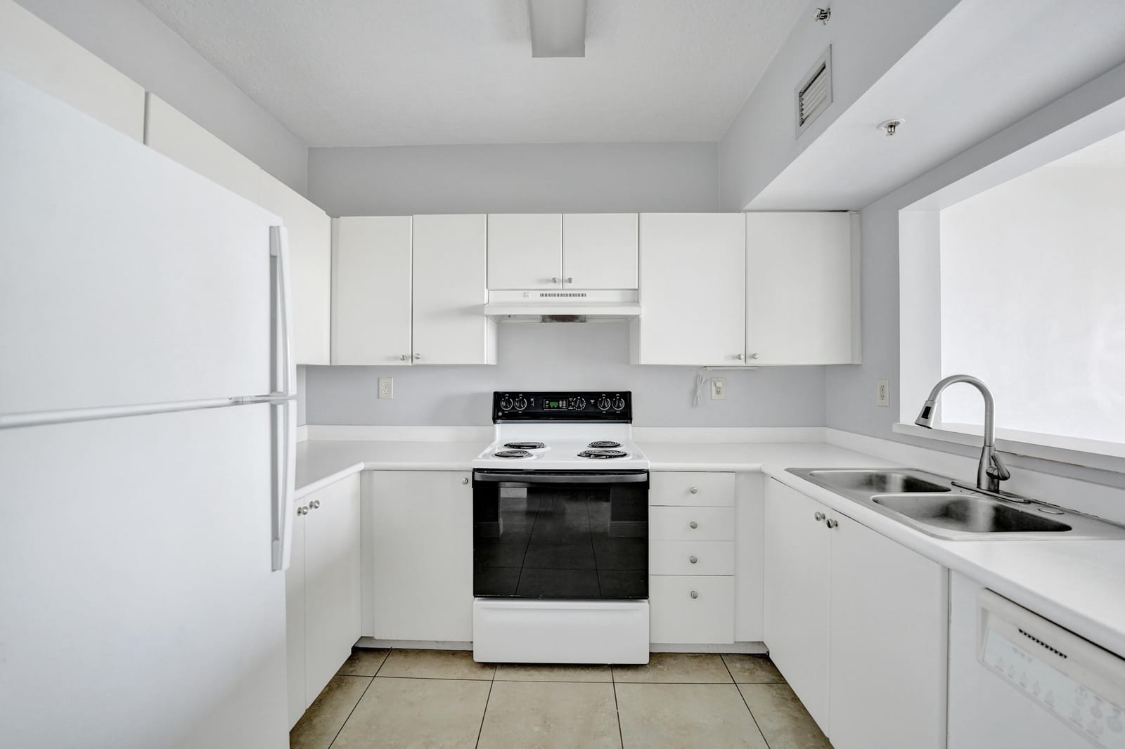 3020 NE 32ND Avenue 807 — photo 8