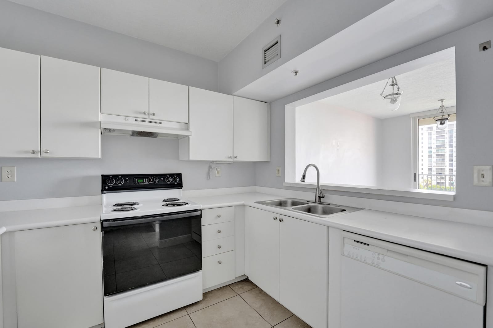 3020 NE 32ND Avenue 807 — photo 9