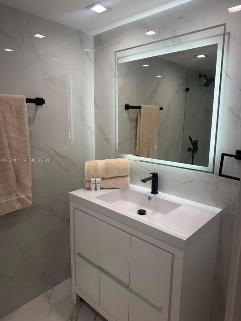 251 174th Street 1414, Sunny Isles Beach, FL 33160 photo 17