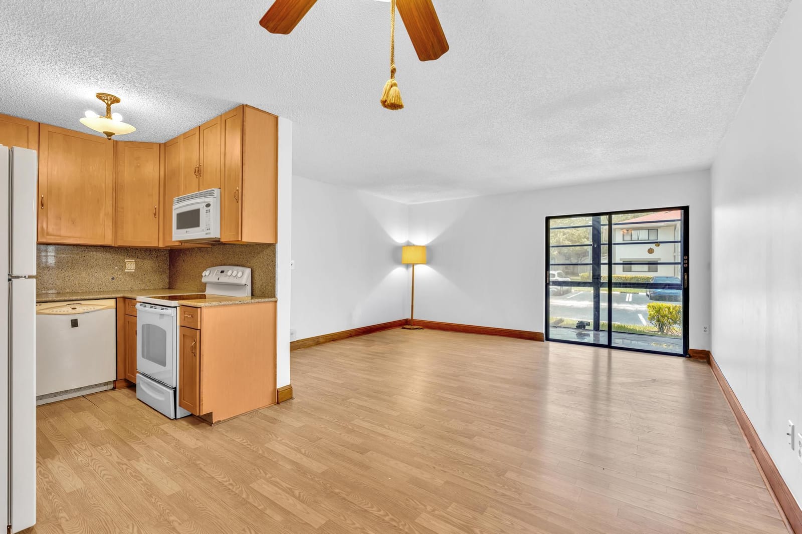 10701 W CLAIRMONT Circle 109, Tamarac, FL 33321 photo 15