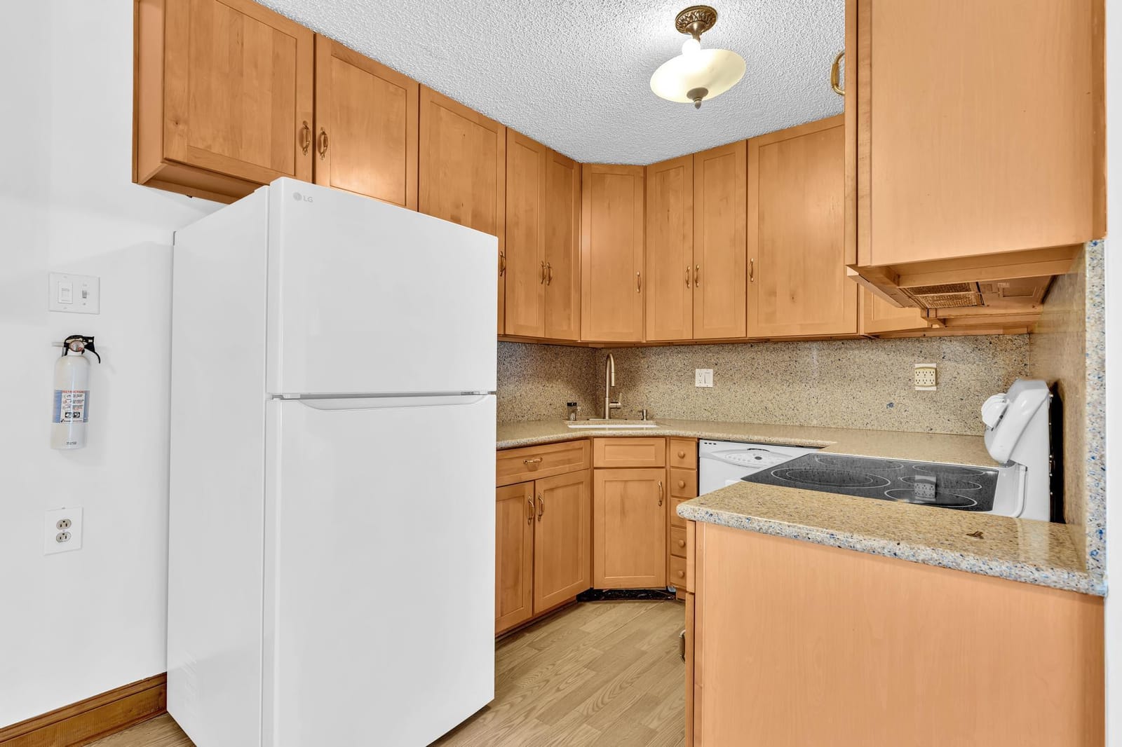 10701 W CLAIRMONT Circle 109, Tamarac, FL 33321 photo 8