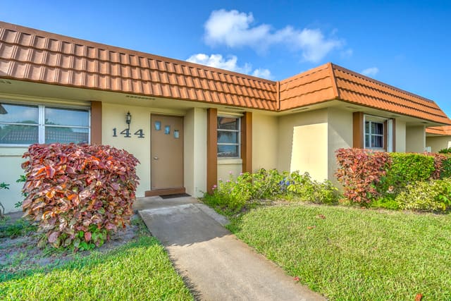 5780 FERNLEY Drive W 144, Cresthaven Condo Townhomes, West Palm Beach, FL