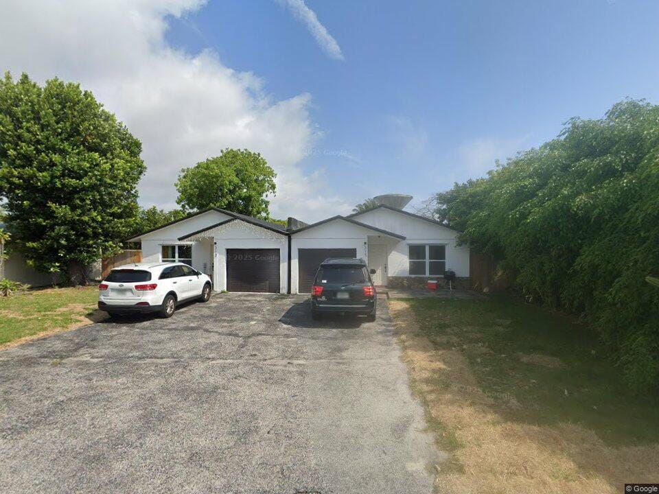 313 SE 21ST Avenue, Boynton Beach, FL 33435 - photo 1 of 1