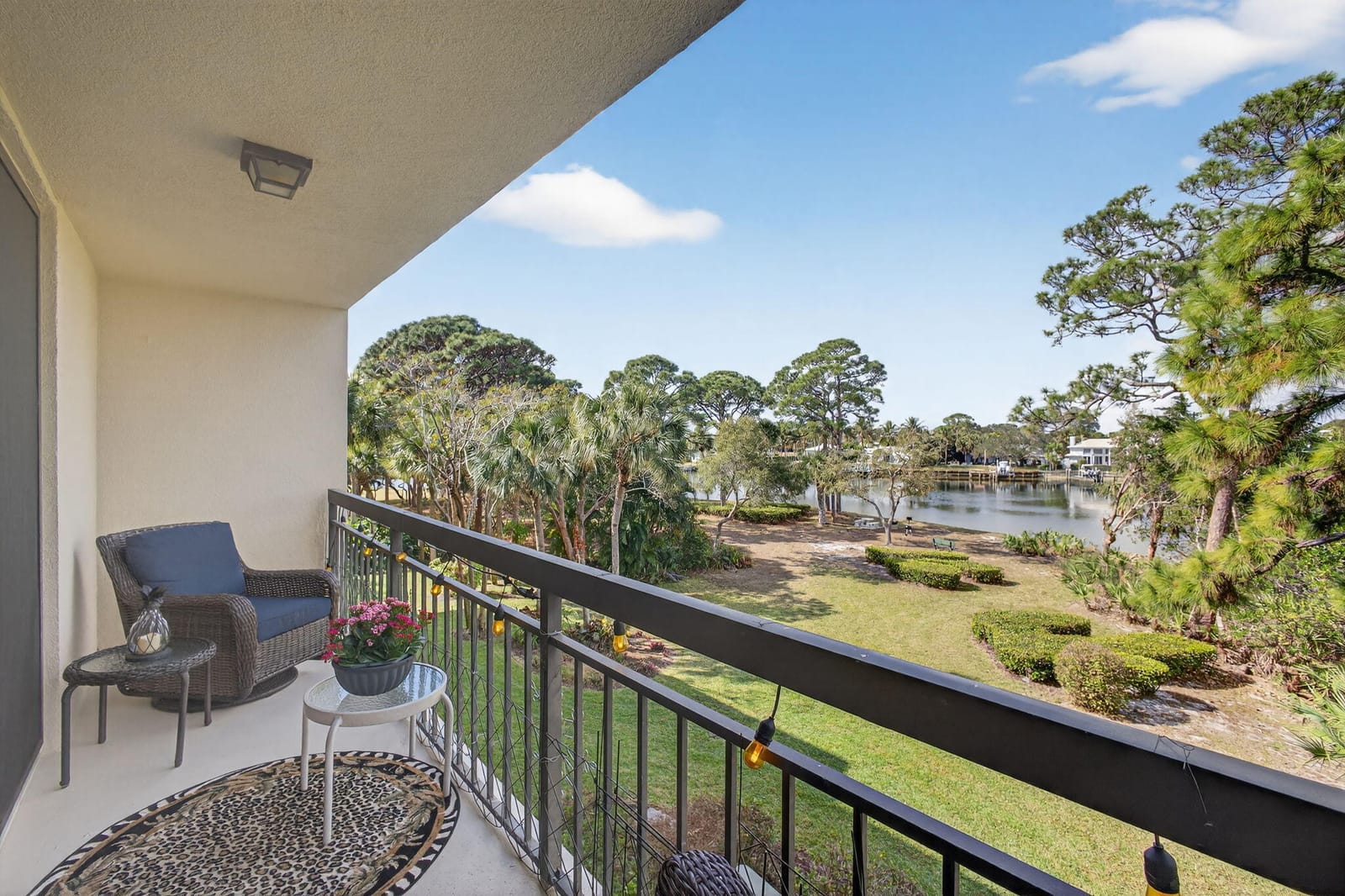 1901 MARINA ISLE Way 304 — photo 3